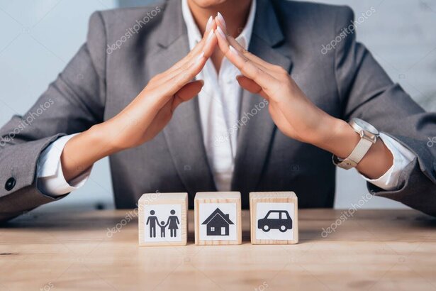 Texas family law attorney meeting with client to map out legal strategy