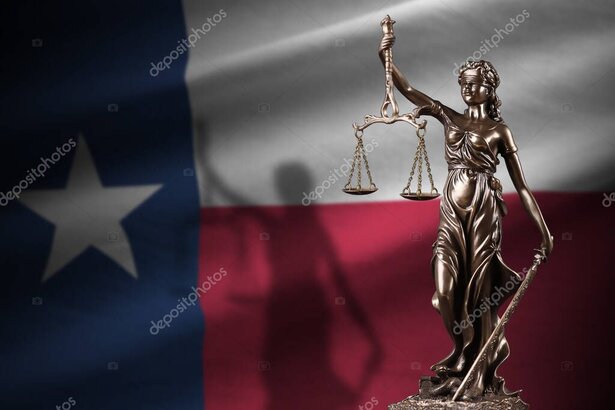 Attorney meeting quietly with client to discuss divorce options in Texas