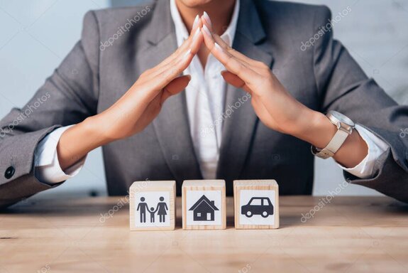 Texas family law attorney meeting with client to map out legal strategy